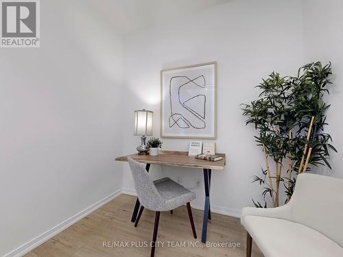 3003 - 55 Bremner Boulevard, Toronto, ON - Indoor Photo Showing Laundry Room