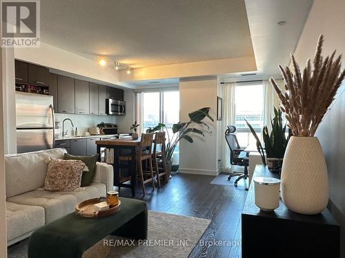 408 - 2220 Lake Shore Boulevard W, Toronto (Mimico), ON - Indoor Photo Showing Living Room