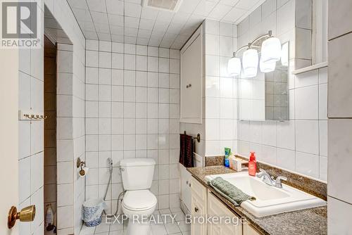 16 Heavitree Drive S, Toronto, ON - Indoor Photo Showing Bathroom