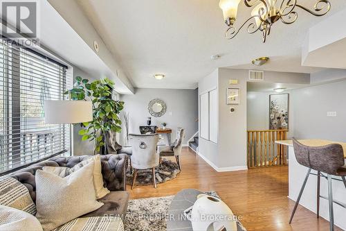 2086 - 65 George Appleton Way, Toronto (Downsview-Roding-Cfb), ON - Indoor Photo Showing Living Room