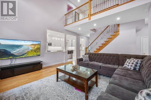 4 Silvershadow Terrace, Brampton (Sandringham-Wellington), ON - Indoor Photo Showing Living Room