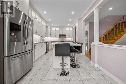 4 Silvershadow Terrace, Brampton (Sandringham-Wellington), ON - Indoor Photo Showing Kitchen With Upgraded Kitchen