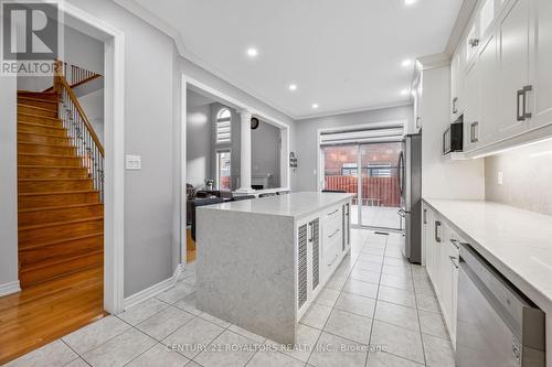 4 Silvershadow Terrace, Brampton, ON - Indoor Photo Showing Kitchen