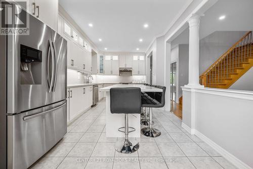 4 Silvershadow Terrace, Brampton, ON - Indoor Photo Showing Kitchen With Upgraded Kitchen