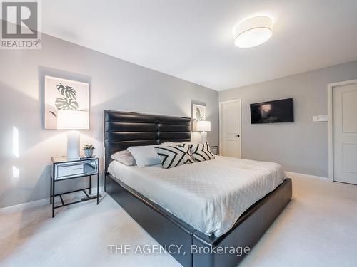 1213 Greenoaks Drive, Mississauga, ON - Indoor Photo Showing Bedroom