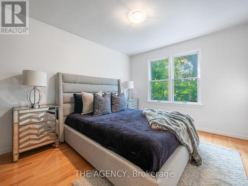 1213 Greenoaks Drive, Mississauga, ON - Indoor Photo Showing Bedroom