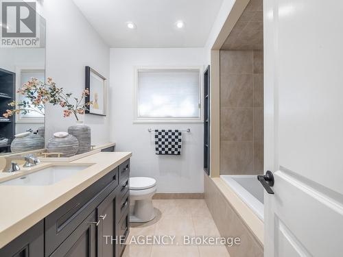 1213 Greenoaks Drive, Mississauga, ON - Indoor Photo Showing Bathroom