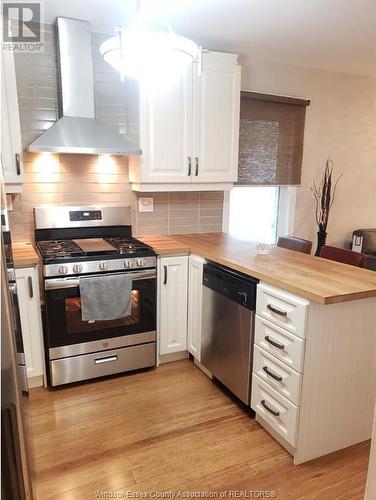 1626 Albert Road, Windsor, ON - Indoor Photo Showing Kitchen