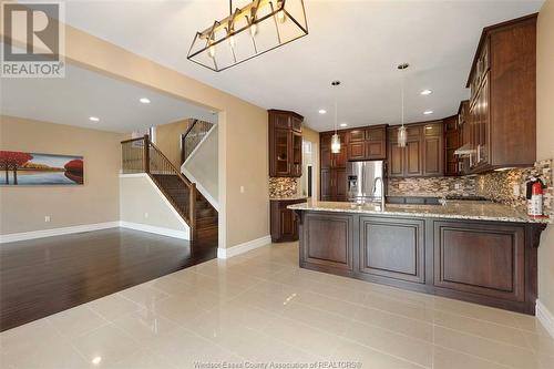 1078 Charlotte Crescent, Lakeshore, ON - Indoor Photo Showing Kitchen With Upgraded Kitchen