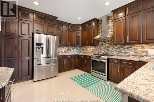 1078 Charlotte Crescent, Lakeshore, ON - Indoor Photo Showing Kitchen With Upgraded Kitchen