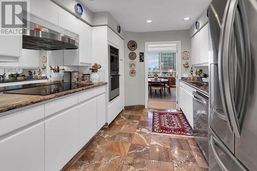 Ph5 - 130 Carlton Street, Toronto (Church-Yonge Corridor), ON - Indoor Photo Showing Kitchen With Upgraded Kitchen