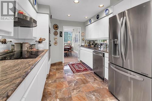 Ph5 - 130 Carlton Street, Toronto (Church-Yonge Corridor), ON - Indoor Photo Showing Kitchen