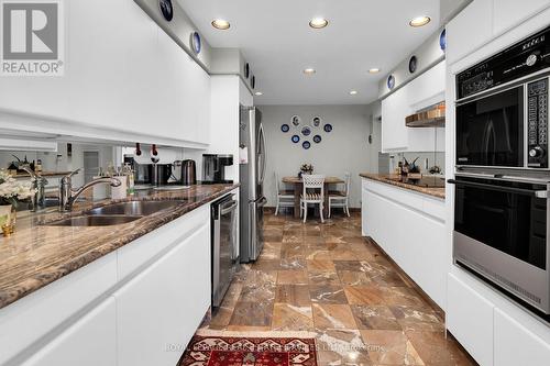 Ph5 - 130 Carlton Street, Toronto (Church-Yonge Corridor), ON - Indoor Photo Showing Kitchen With Double Sink