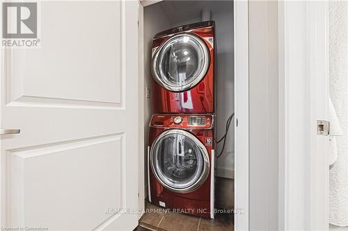 802 - 90 Charlton Avenue W, Hamilton (Durand), ON - Indoor Photo Showing Laundry Room