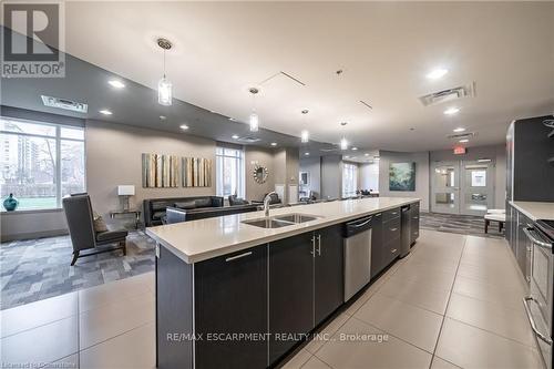 802 - 90 Charlton Avenue W, Hamilton (Durand), ON - Indoor Photo Showing Kitchen With Double Sink With Upgraded Kitchen