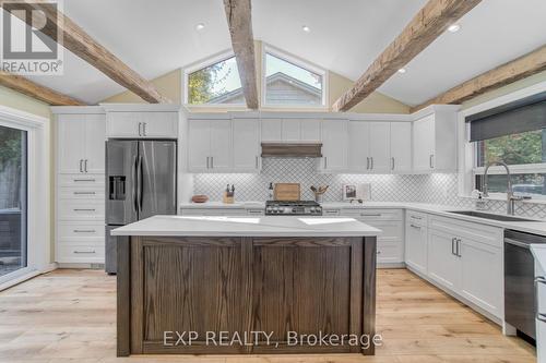 111 Oneida Boulevard, Hamilton (Ancaster), ON - Indoor Photo Showing Kitchen With Upgraded Kitchen