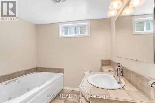 111 Oneida Boulevard, Hamilton (Ancaster), ON - Indoor Photo Showing Bathroom