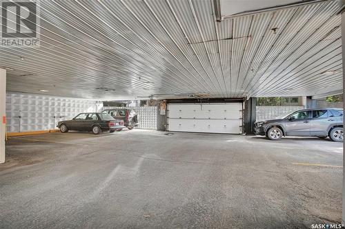 608 525 3Rd Avenue N, Saskatoon, SK - Indoor Photo Showing Garage