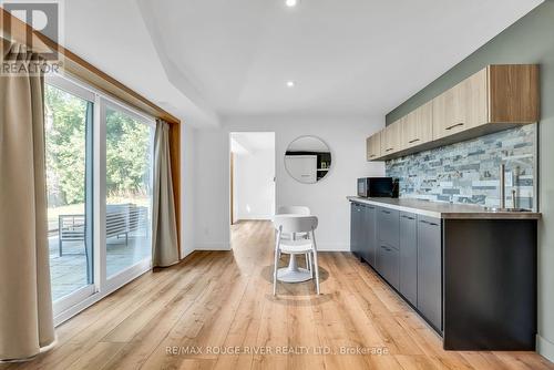 7494 Bamsey Drive, Hamilton Township, ON - Indoor Photo Showing Kitchen