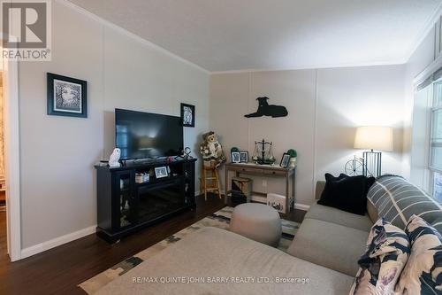 153 County Road 27 #A4, Prince Edward County (Ameliasburgh), ON - Indoor Photo Showing Living Room