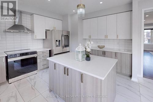 350 Coronation Road, Whitby, ON - Indoor Photo Showing Kitchen With Upgraded Kitchen