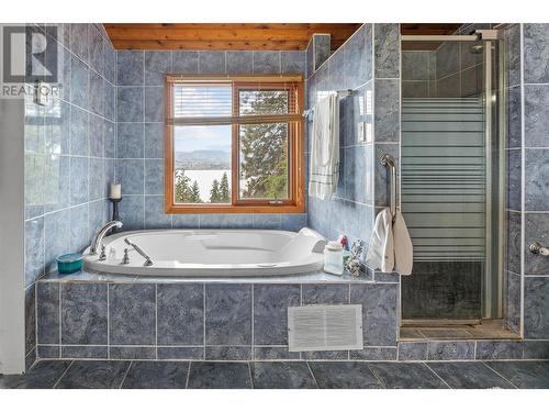 362 Uplands Drive, Kelowna, BC - Indoor Photo Showing Bathroom