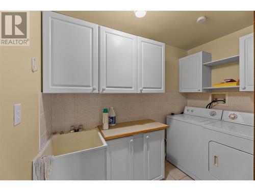 362 Uplands Drive, Kelowna, BC - Indoor Photo Showing Laundry Room