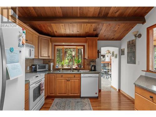 362 Uplands Drive, Kelowna, BC - Indoor Photo Showing Kitchen With Double Sink