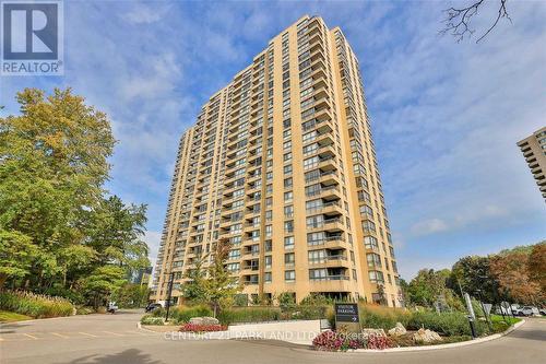 2005 - 1 Concorde Place, Toronto (Banbury-Don Mills), ON - Outdoor With Facade