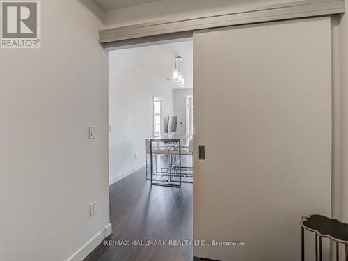 2611 - 8 Eglinton Avenue E, Toronto, ON - Indoor Photo Showing Other Room