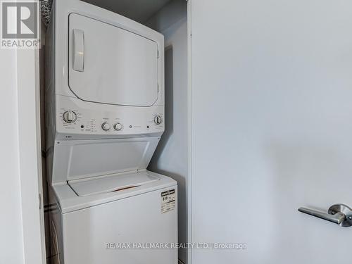 2611 - 8 Eglinton Avenue E, Toronto, ON - Indoor Photo Showing Laundry Room