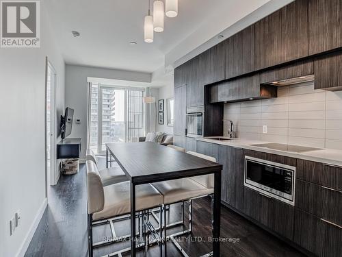 2611 - 8 Eglinton Avenue E, Toronto, ON - Indoor Photo Showing Kitchen With Upgraded Kitchen