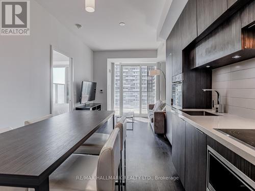 2611 - 8 Eglinton Avenue E, Toronto, ON - Indoor Photo Showing Kitchen With Upgraded Kitchen