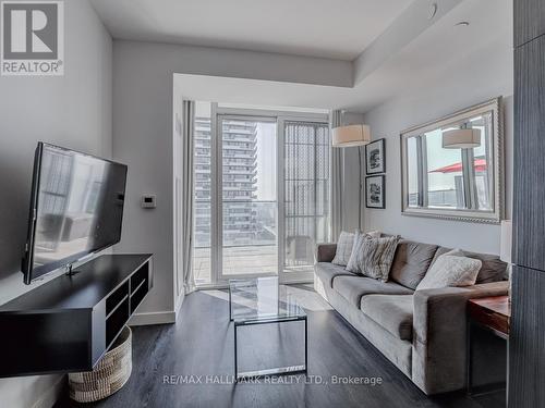 2611 - 8 Eglinton Avenue E, Toronto, ON - Indoor Photo Showing Living Room