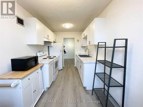 1512 - 205 Hilda Avenue, Toronto, ON - Indoor Photo Showing Kitchen