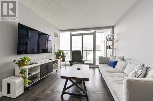 Ph15 - 30 Grand Trunk Crescent, Toronto (Waterfront Communities), ON - Indoor Photo Showing Living Room