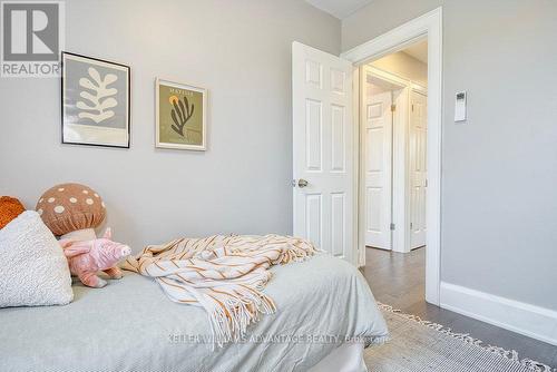 10 Alameda Avenue, Toronto, ON - Indoor Photo Showing Bedroom