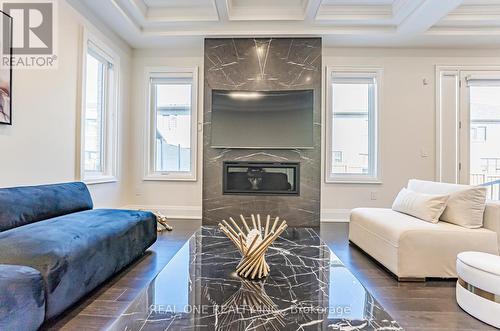 149 Milky Way Drive, Richmond Hill, ON - Indoor Photo Showing Living Room With Fireplace