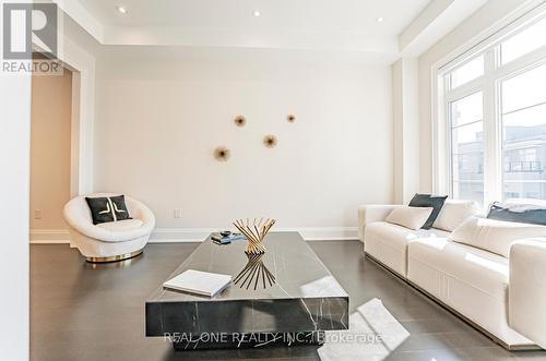 149 Milky Way Drive, Richmond Hill (Observatory), ON - Indoor Photo Showing Living Room