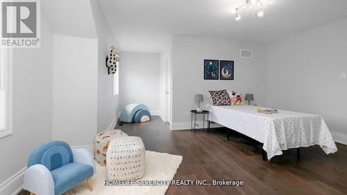 109 Rugman Crescent, Springwater (Centre Vespra), ON - Indoor Photo Showing Bedroom