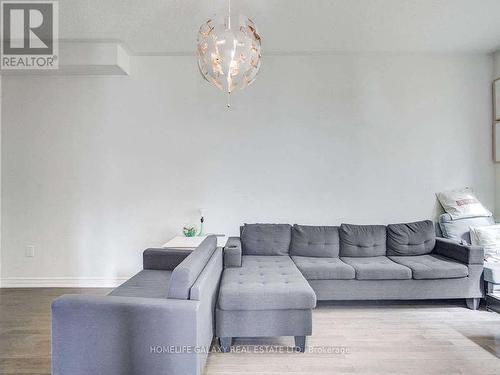 31 Labrish Road, Brampton (Northwest Brampton), ON - Indoor Photo Showing Living Room