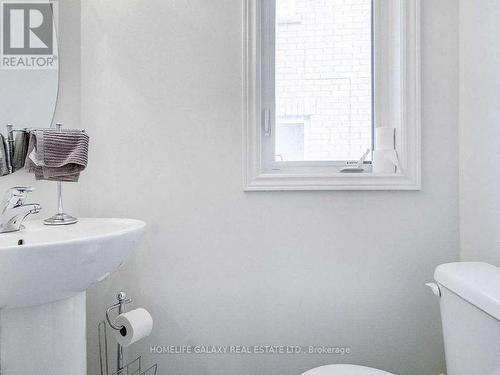 31 Labrish Road, Brampton (Northwest Brampton), ON - Indoor Photo Showing Bathroom