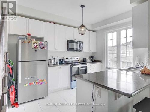 31 Labrish Road, Brampton (Northwest Brampton), ON - Indoor Photo Showing Kitchen