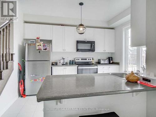 31 Labrish Road, Brampton (Northwest Brampton), ON - Indoor Photo Showing Kitchen