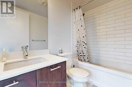 608 - 2212 Lakeshore Boulevard W, Toronto (Mimico), ON - Indoor Photo Showing Bathroom