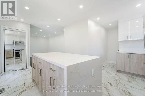 20 Helmsdale Crescent, Toronto, ON - Indoor