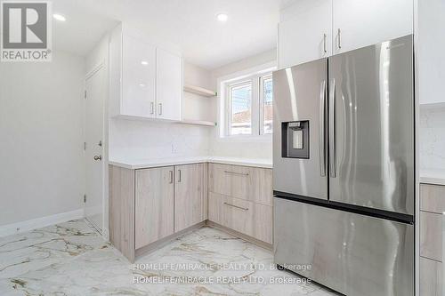 20 Helmsdale Crescent, Toronto, ON - Indoor Photo Showing Kitchen