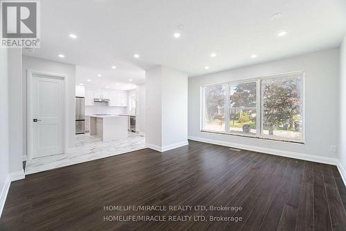 20 Helmsdale Crescent, Toronto, ON - Indoor