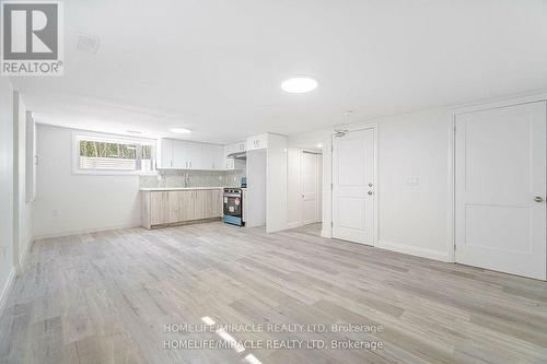 20 Helmsdale Crescent, Toronto, ON - Indoor