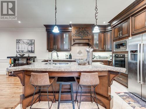 8283 Kipling Avenue, Vaughan, ON - Indoor Photo Showing Kitchen With Upgraded Kitchen